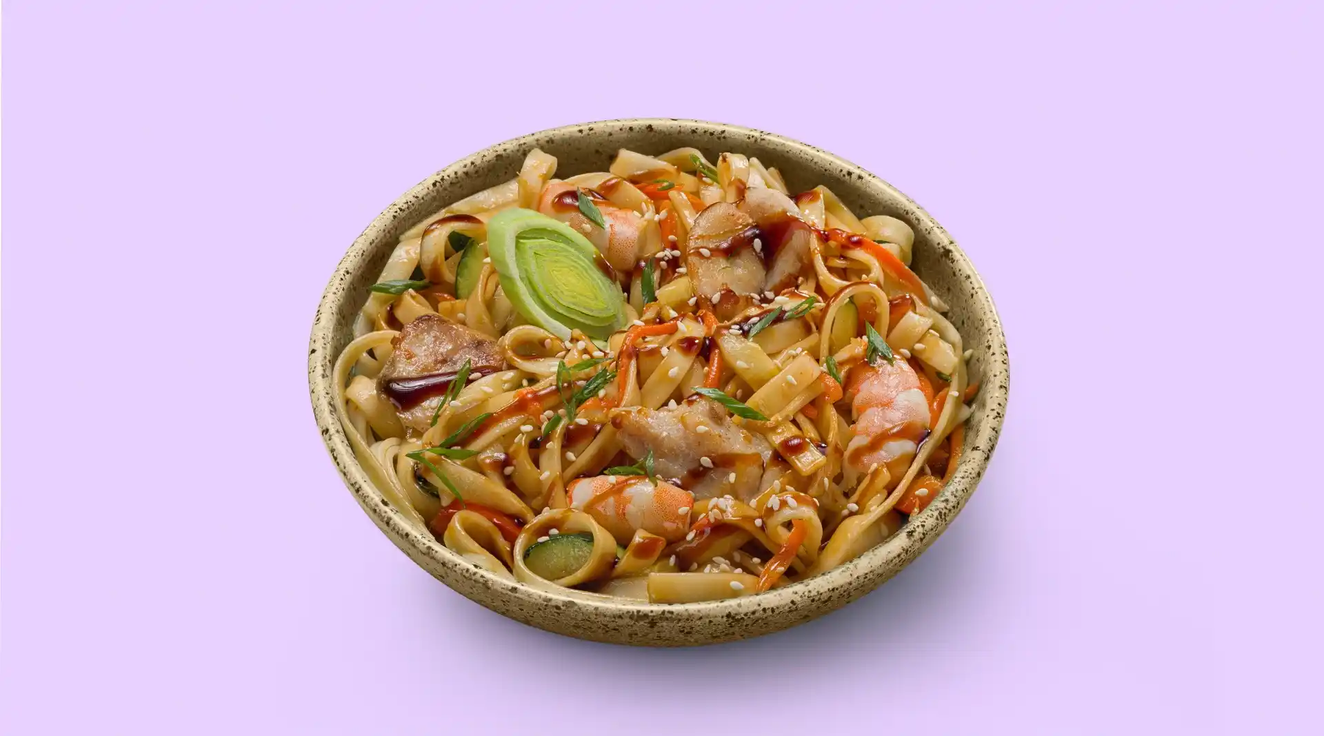 Удон с цыплёнком и креветками